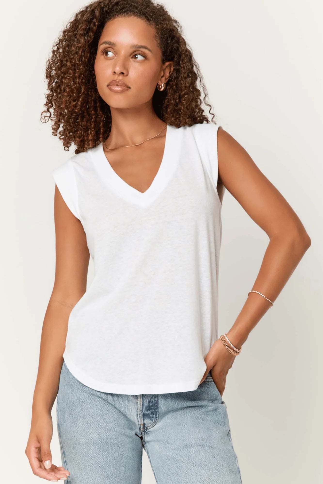 White v neck tank top