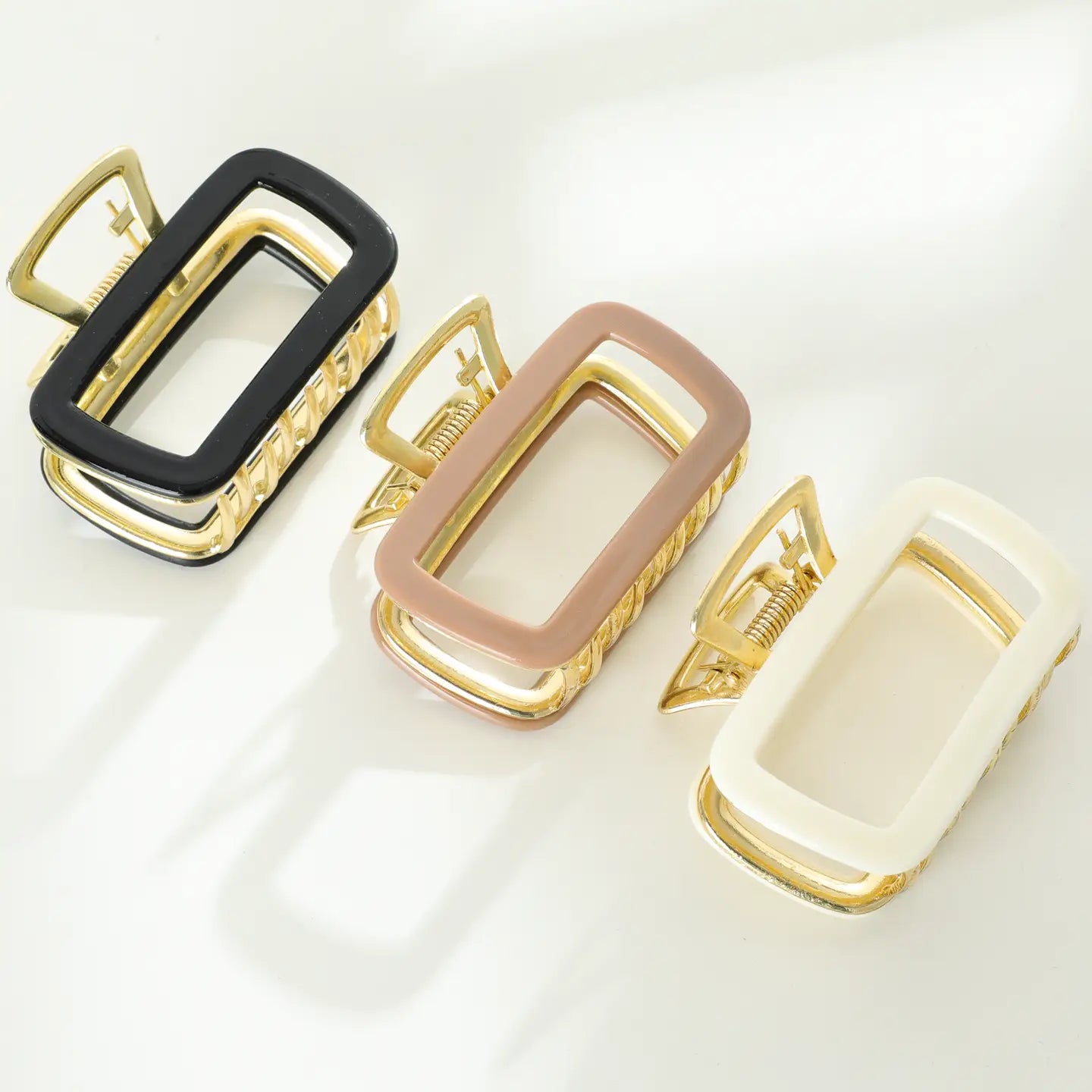 Harlow Metal Claw Clip - Tan - happenstance.