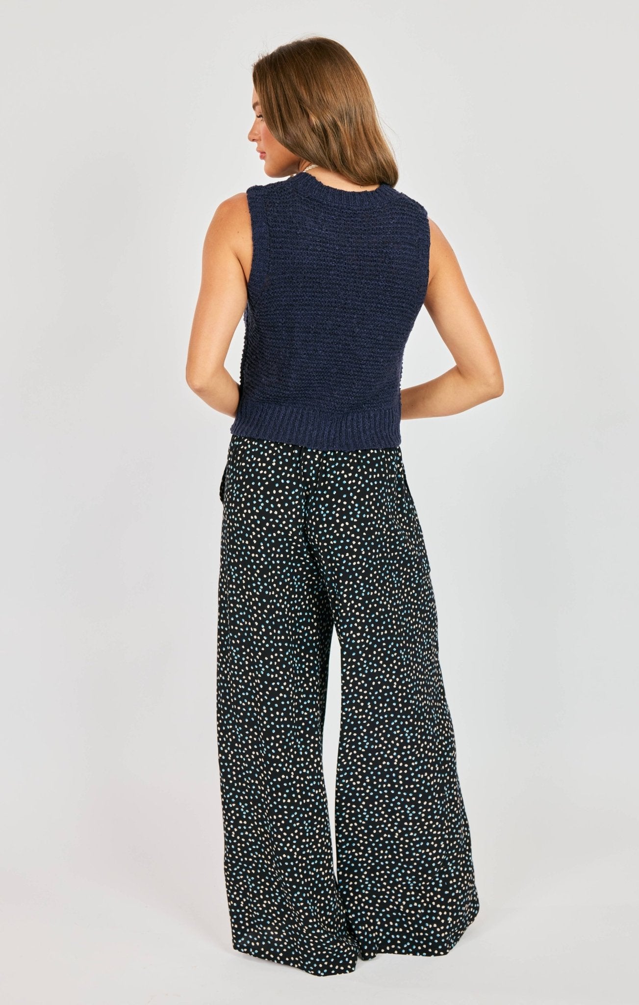 Tegan Textured Knit Sweater Vest - happenstance.