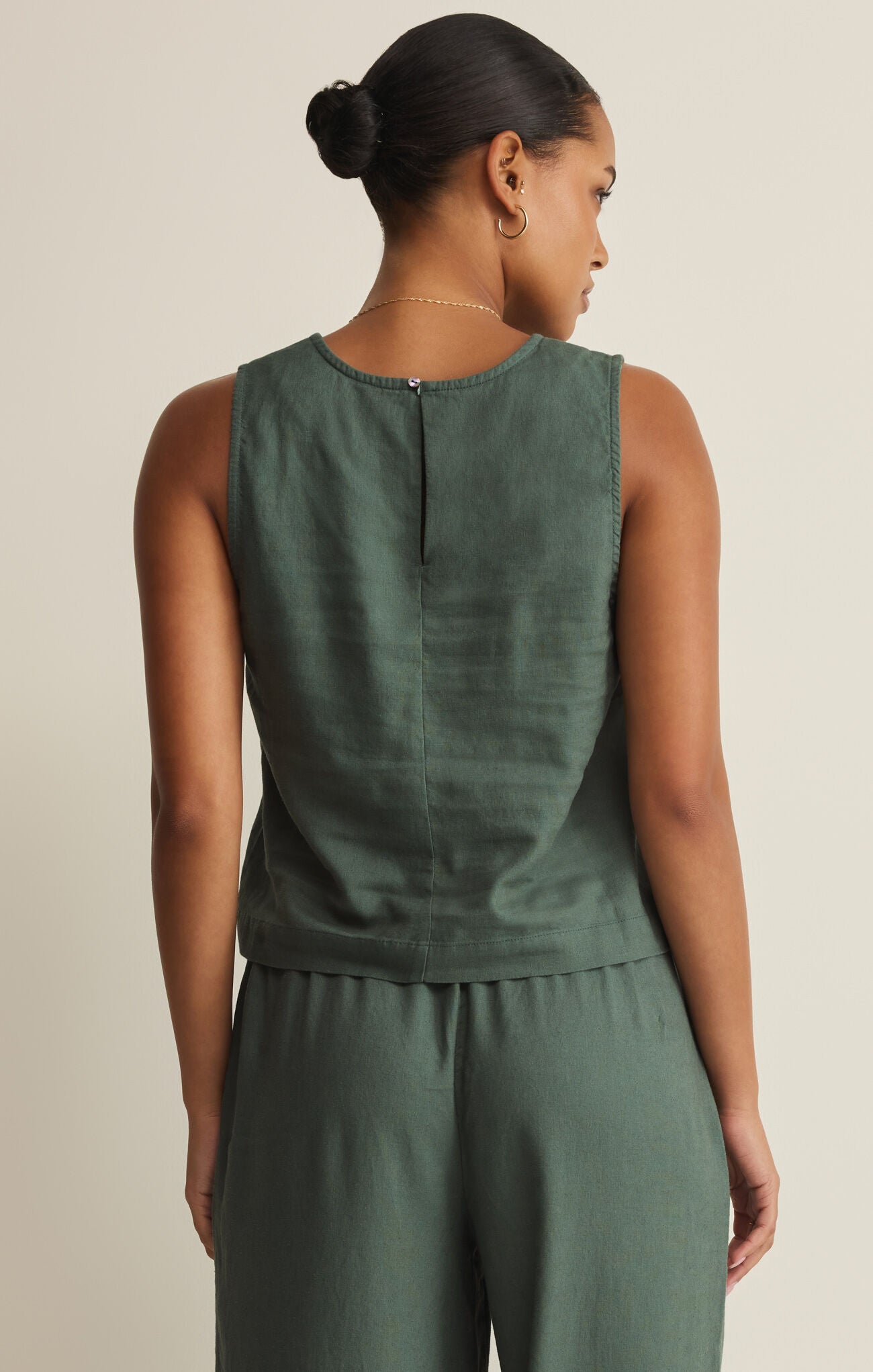 Z - Supply - Sloane Linen Top - Everglade - happenstance.