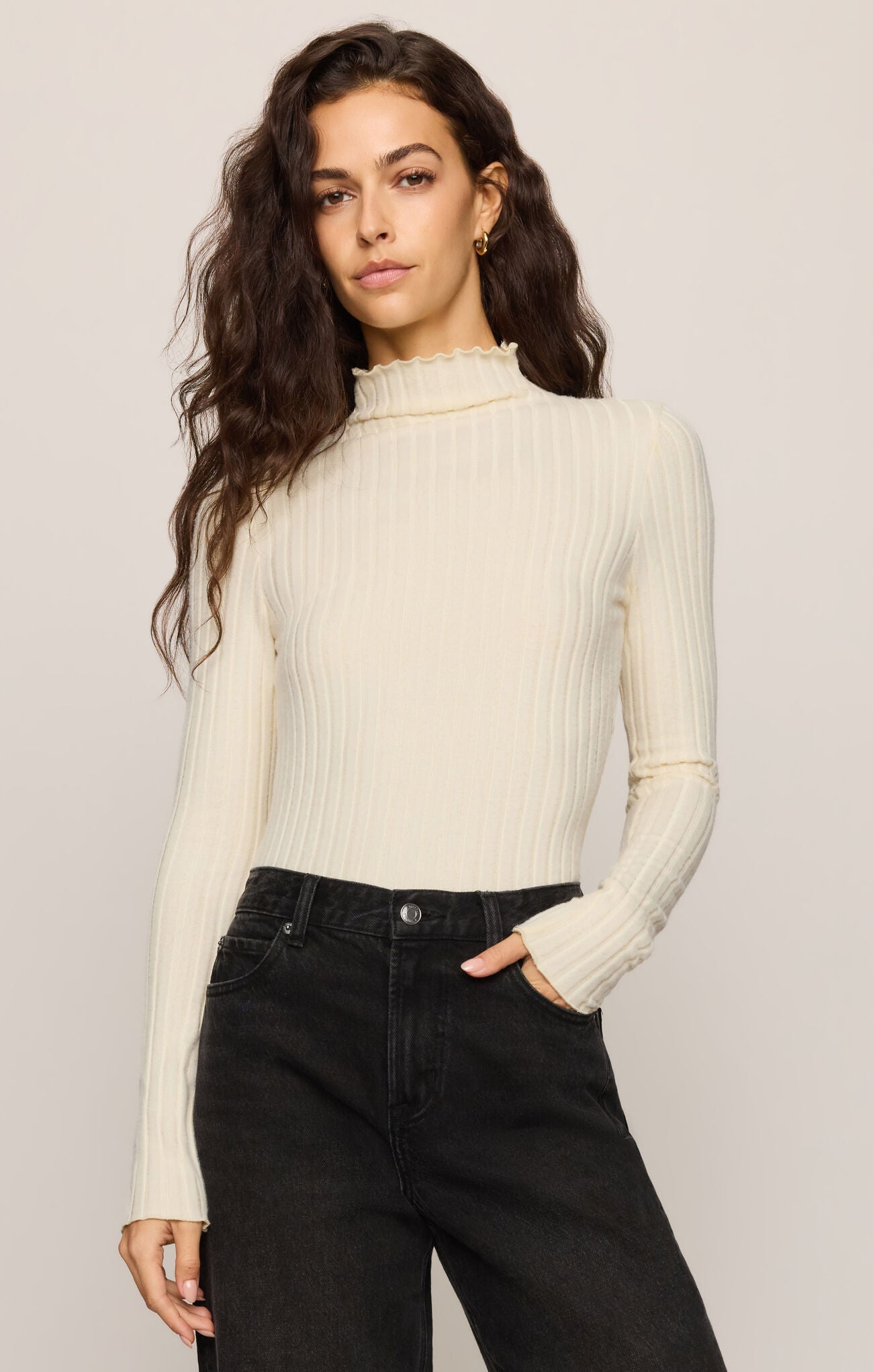 Ivory lettuce edge turtle neck